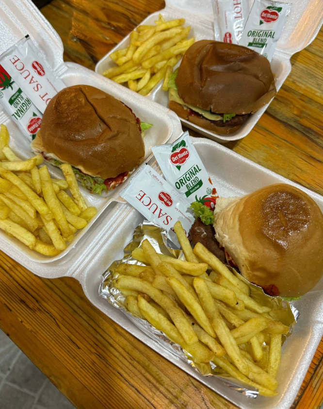 Cheeseburger w/ Fries